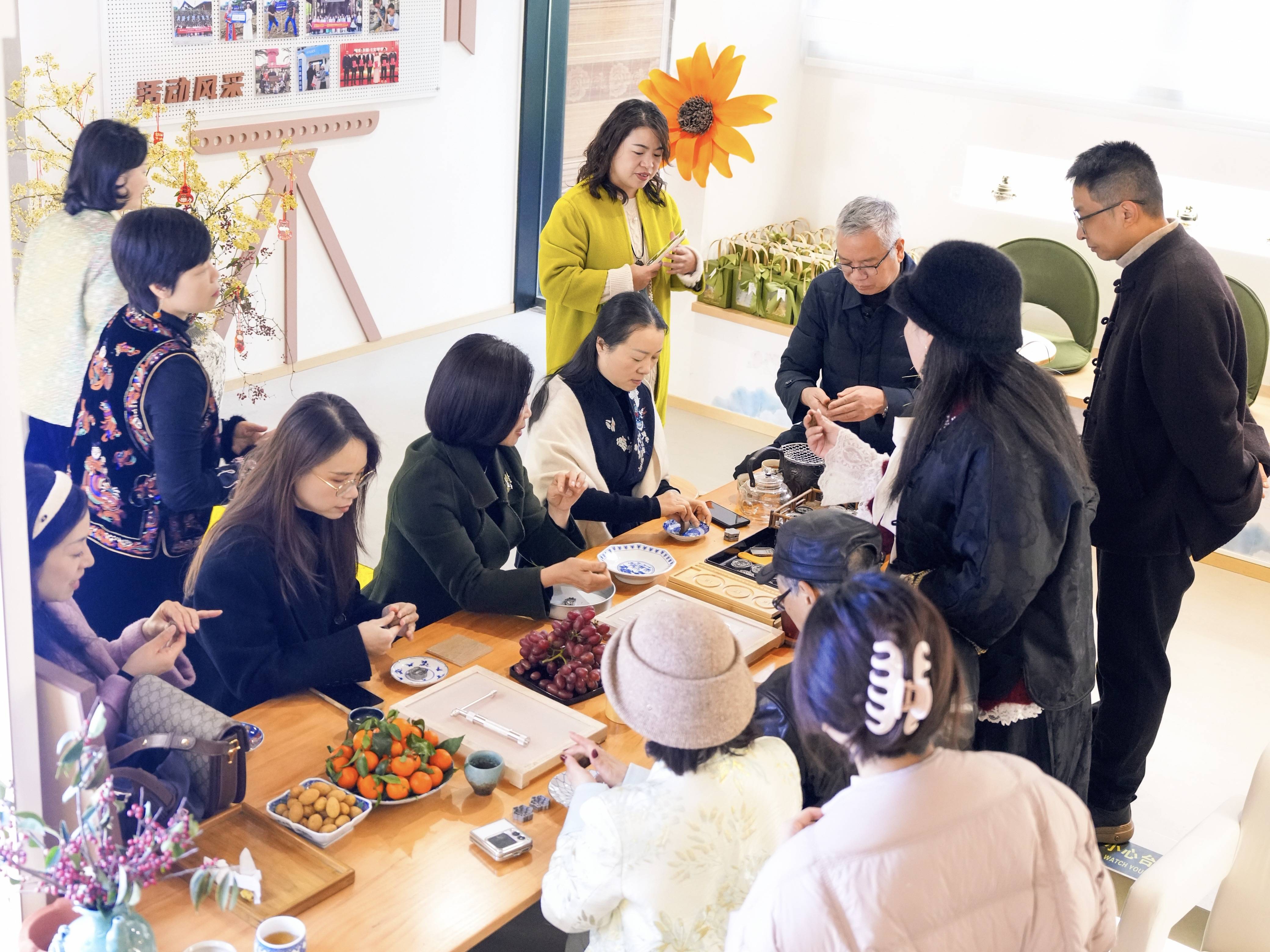 安报告文学馆开启“文学+非遗” 融合新篇pg电子模拟器试玩以文润心以香养性！瑞(图1)